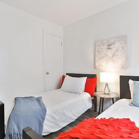 Free Parking In Beautiful Lachine Montreal Exterior photo