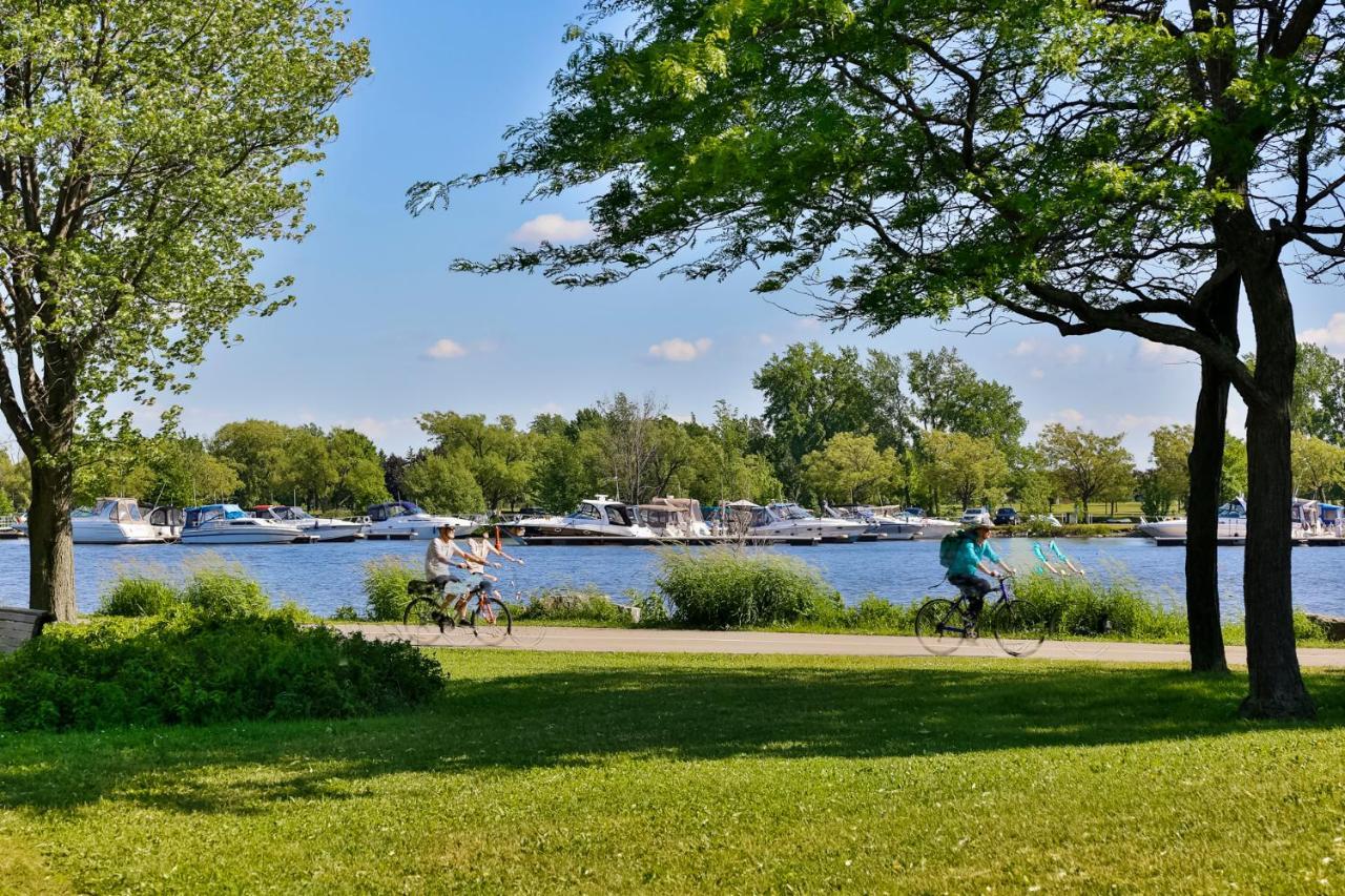 Free Parking In Beautiful Lachine Montreal Exterior photo